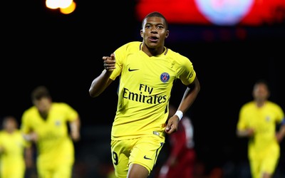 爱游戏焦点-亚马尔不怕身体对抗