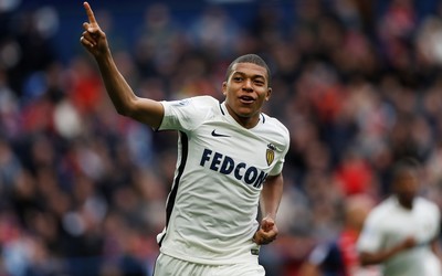 爱游戏热评-他的庆祝动作成标志