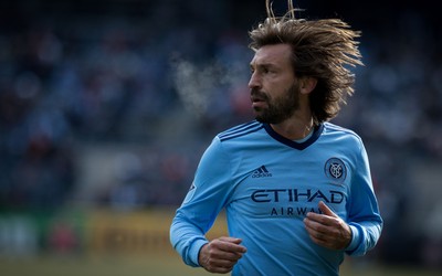 爱游戏-劳塔罗凌空抽射打飞